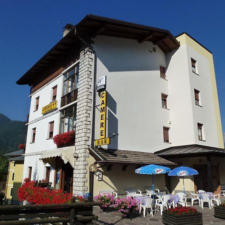 Albergo Bar Meuble Al Gallo Auronzo di Cadore Kültér fotó